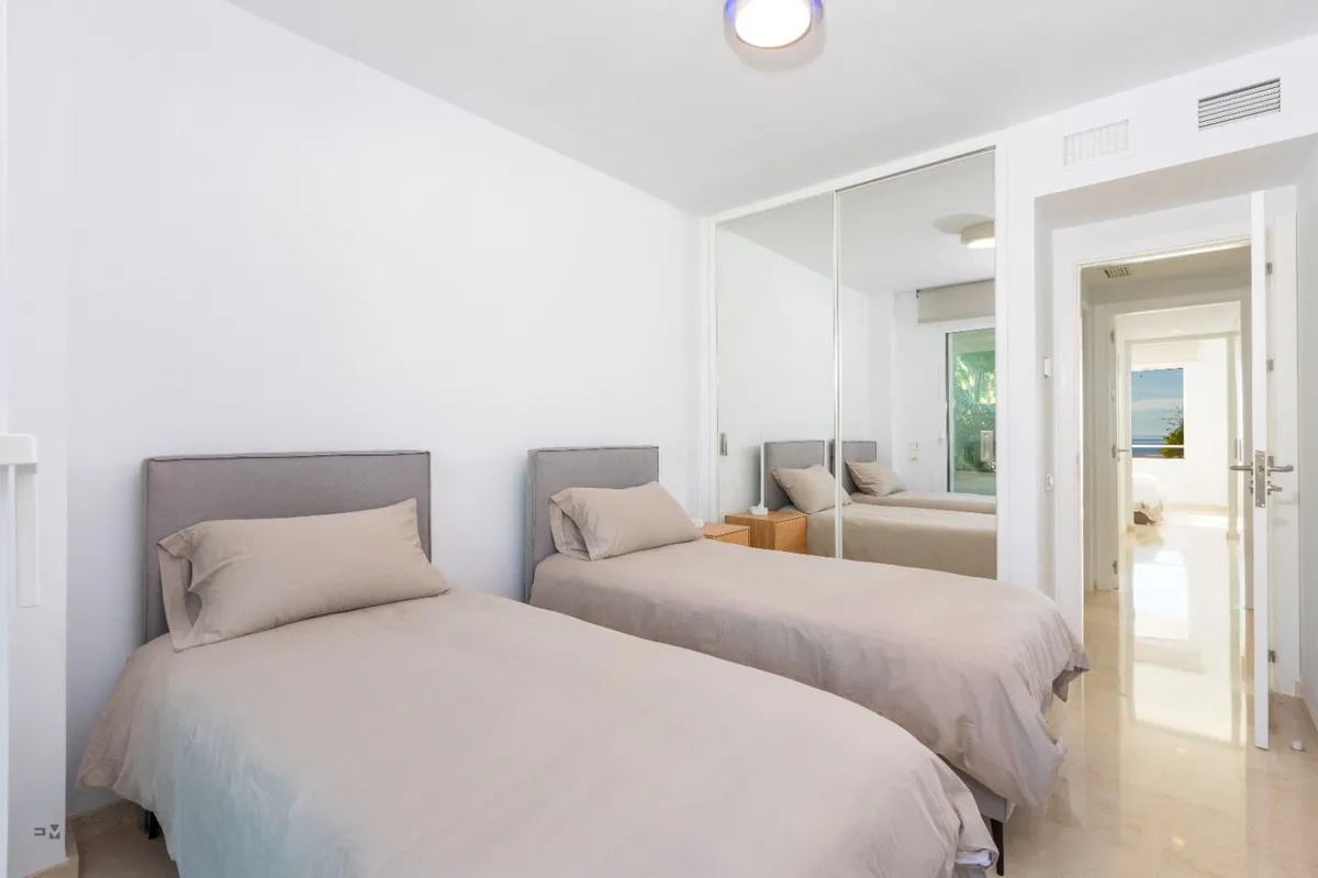 10238e4d-7a15-4cfa-a424-93056d83f079