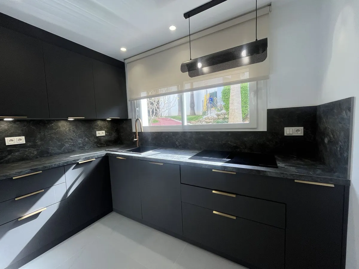 1e85dc42-95d6-4958-a339-b8f867d72fab