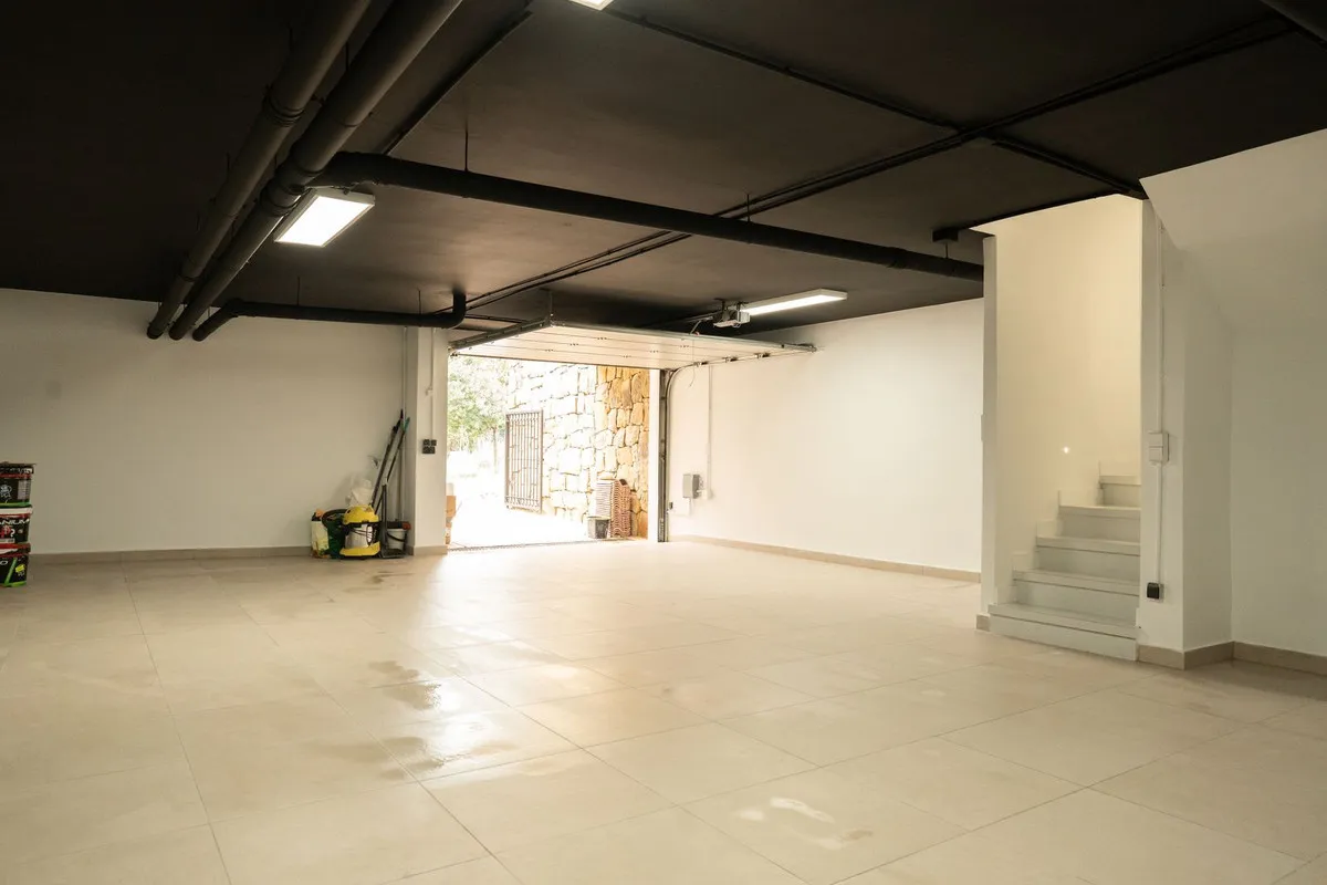 a76e8043-21ea-46a5-9ccc-033d2b22ea94