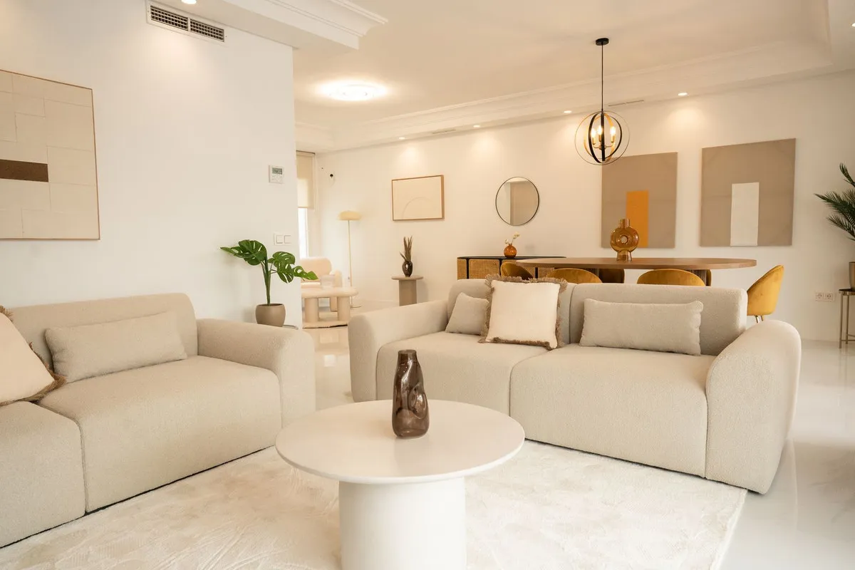 a99cb8d6-0fc5-45a4-8ffc-9ffb200175a2