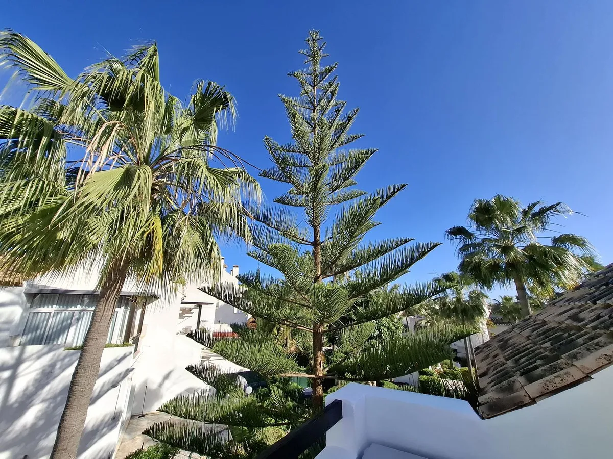 ea9d53e9-0366-4c75-a137-d713e5f8d2bd