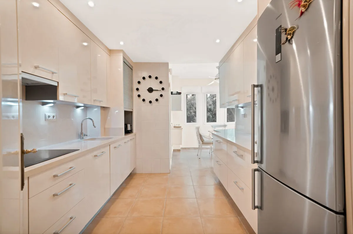 57112459-81e3-459d-ba66-bcf8ec225a41