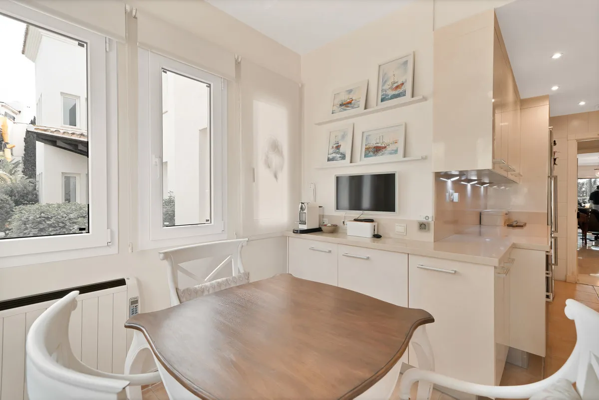 a45c7759-c662-4ad6-a3a5-45bfe1ddad4d