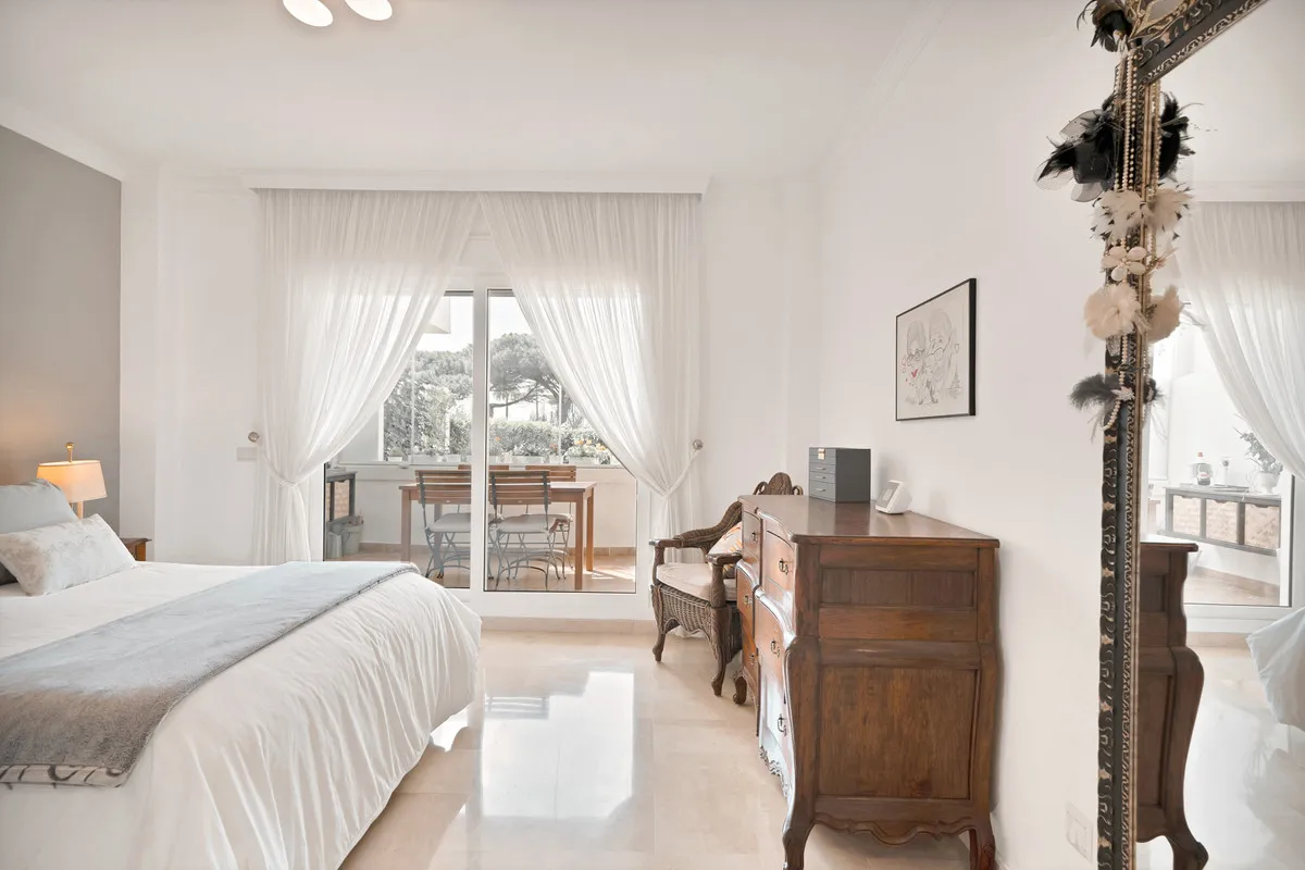 e12c2eb7-aeff-4faa-8375-594f1da6d701