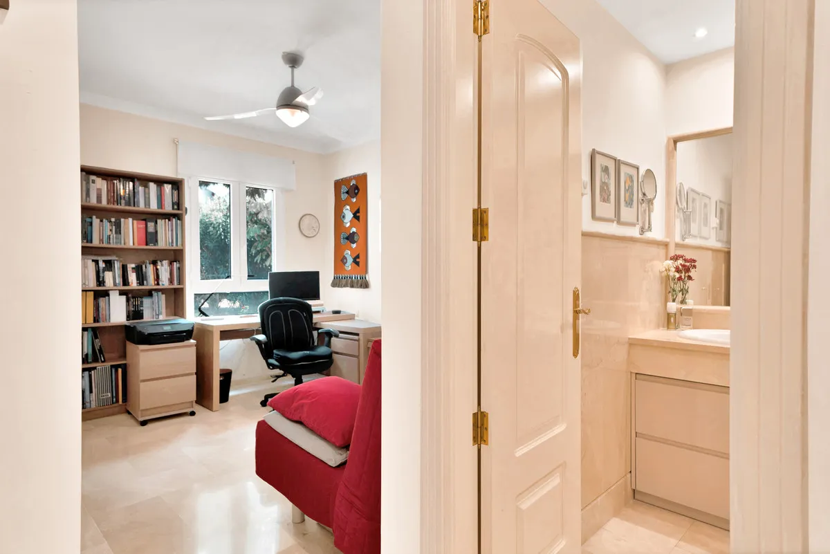 e5bab353-ea22-4ef0-b901-e454a0cf7a63