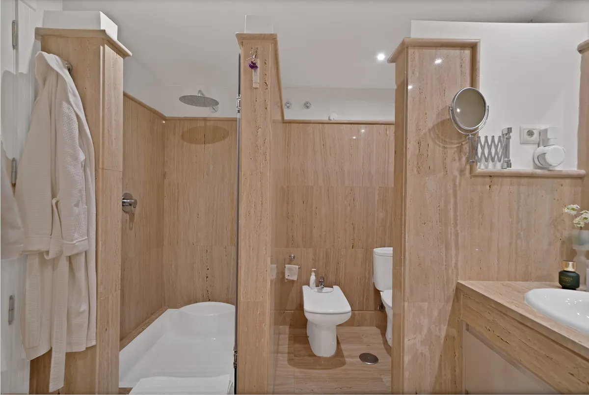 fe89dd59-7a30-476b-8bb5-e03cd4c12e86