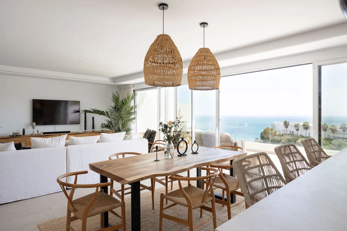 4a477b22-4e3f-44e3-85d8-15c9ff2f5a7f