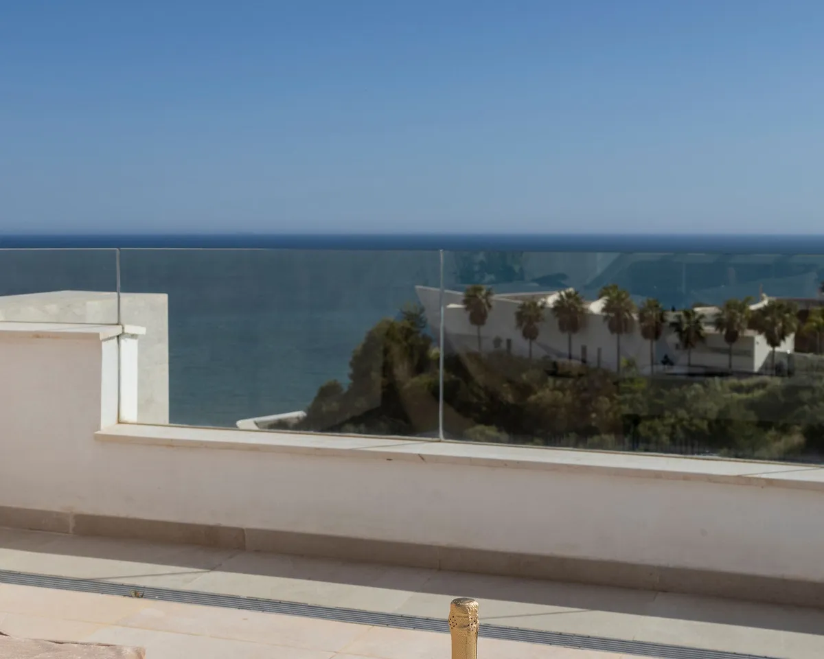 c3977b56-8bb9-45fc-8b0a-f45977e2aba0