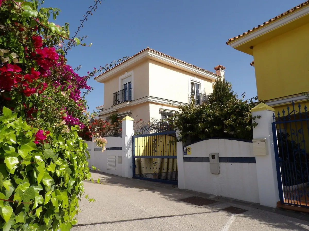 2551476d-22c0-408f-bd81-2be61d031442