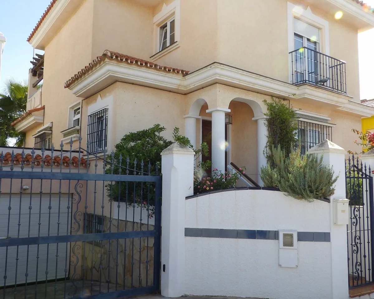 9c907678-aa72-418b-997d-ac6ae2b4f923