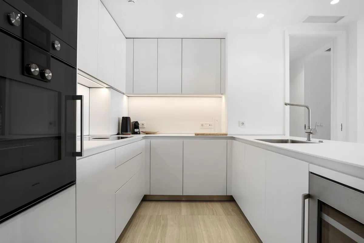 6807b2b8-bc77-47e2-ad03-cb00a212372a