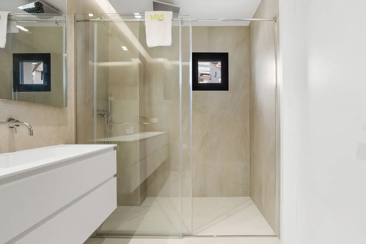 f2380baf-14b5-4c52-b47c-dd9f3094b84d