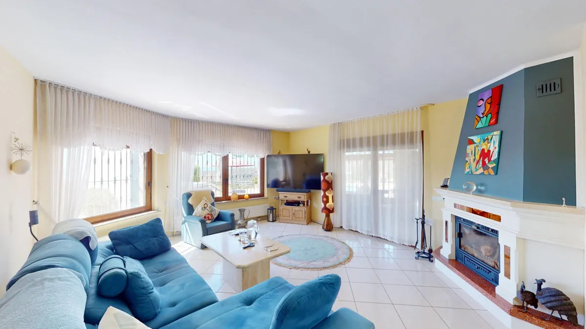 1693206b-3e9b-41b2-9bd2-21edcb4c9f51