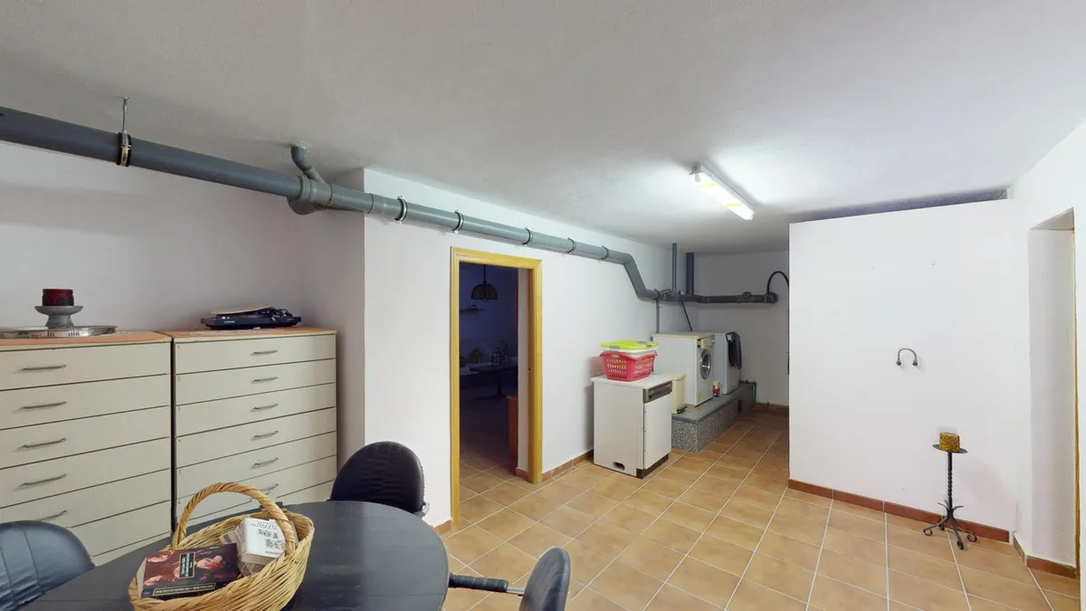 206335b9-f192-4094-8e48-8c138caeac9a