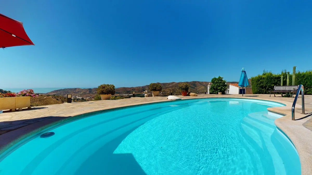 af1c528b-f6cf-4ce6-8d46-23289a719295