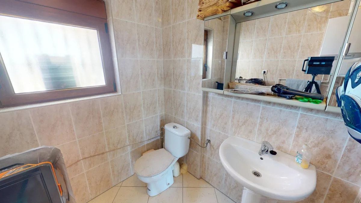 e7a0ee66-5b05-46d5-817f-20ef993e301d