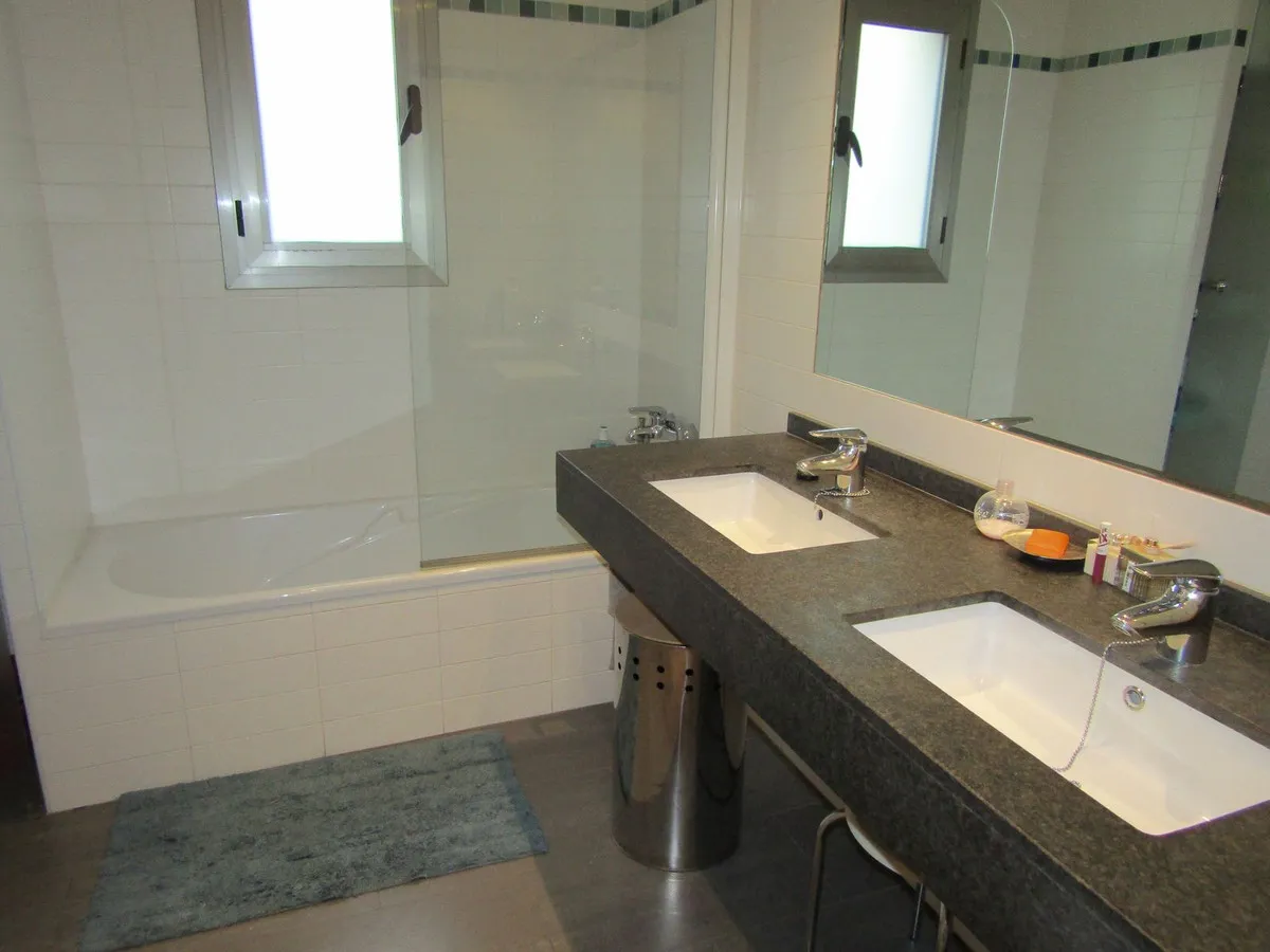 2463ac30-b4e6-4ba1-b6c8-ccccf419d412