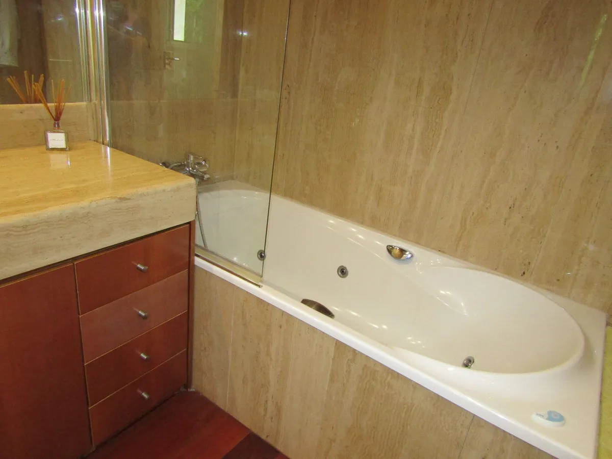 e8a533f1-2824-4d63-a051-f966ec5af641