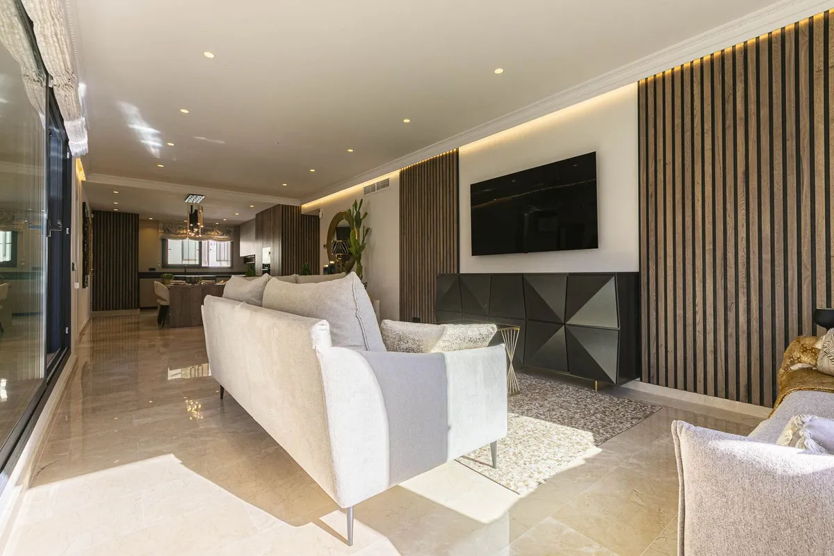 2020bd38-23e6-400b-a3af-eaaa439f9df2