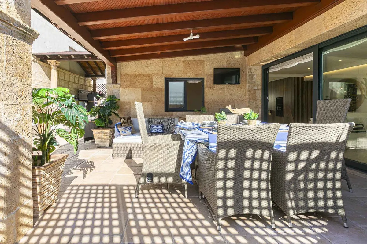 946a4f9b-728e-4b0c-857f-46af1b938c82