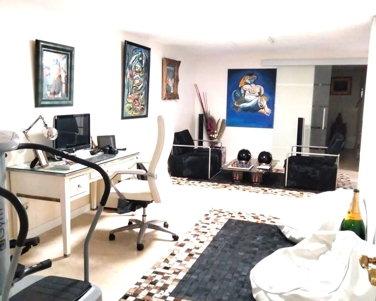 528f0529-f19a-4b0b-9284-a8d75a92f4b6