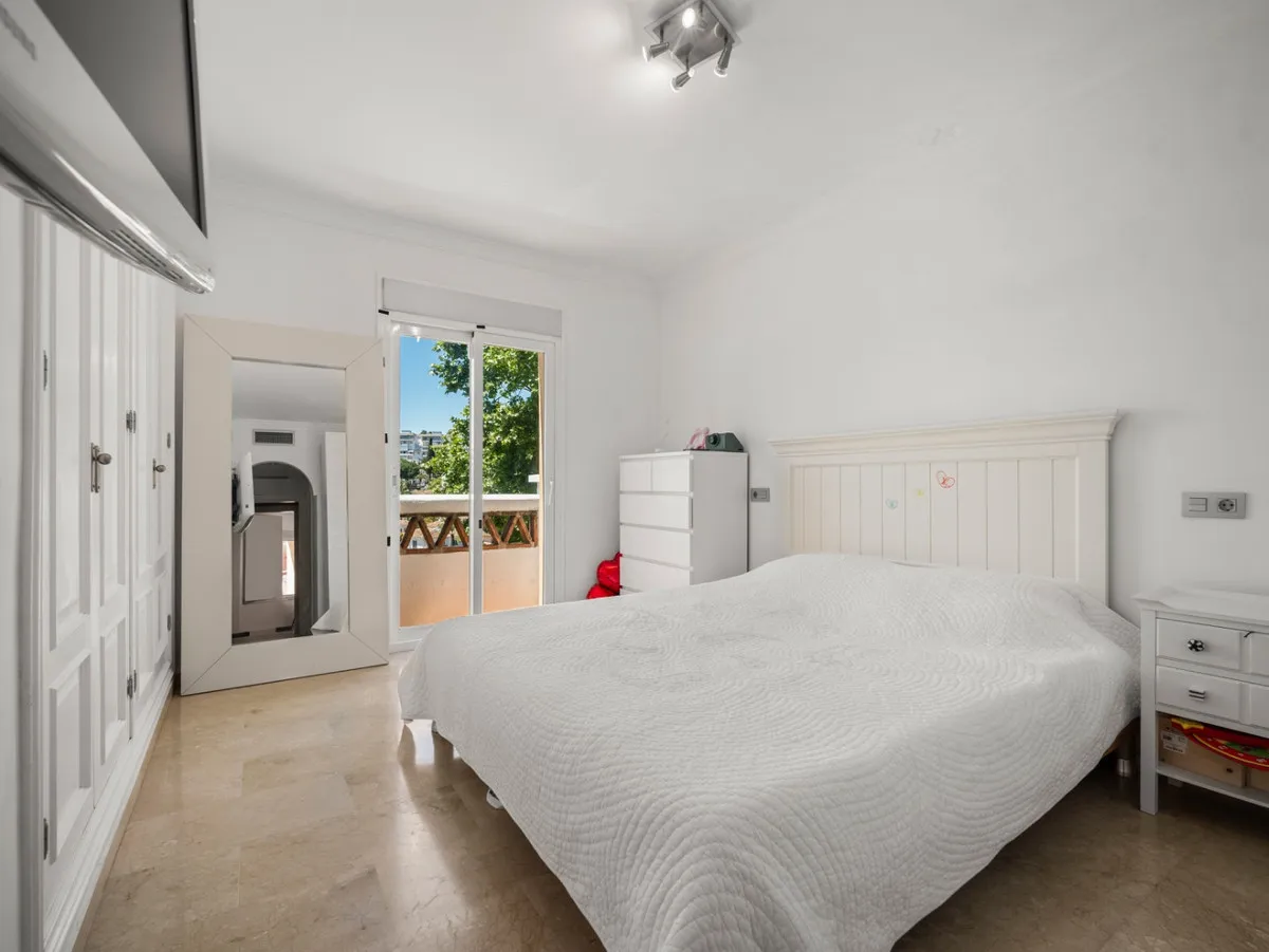 e0a10a75-4f19-4b33-9254-67479573708a