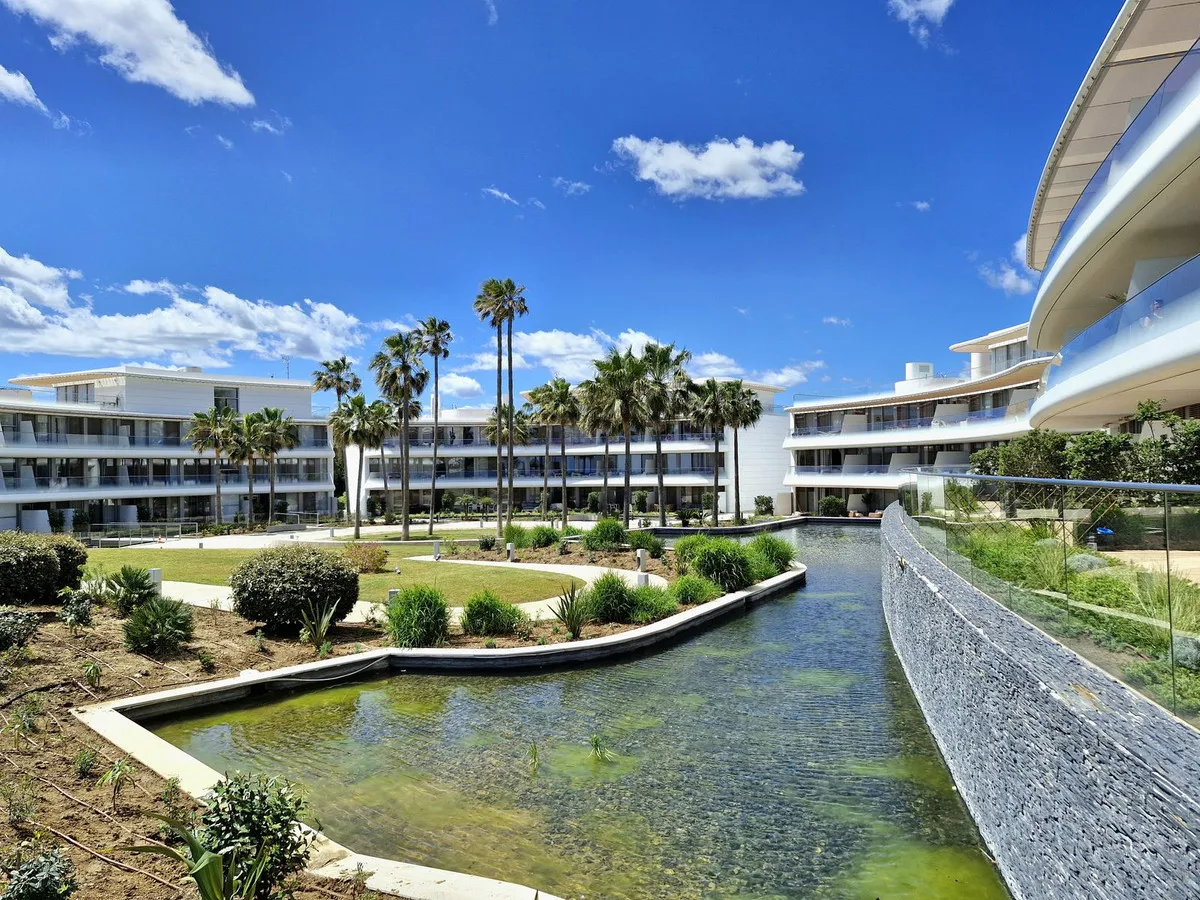 a2b6bfdc-e65b-42ed-86b8-ba660e87cb86