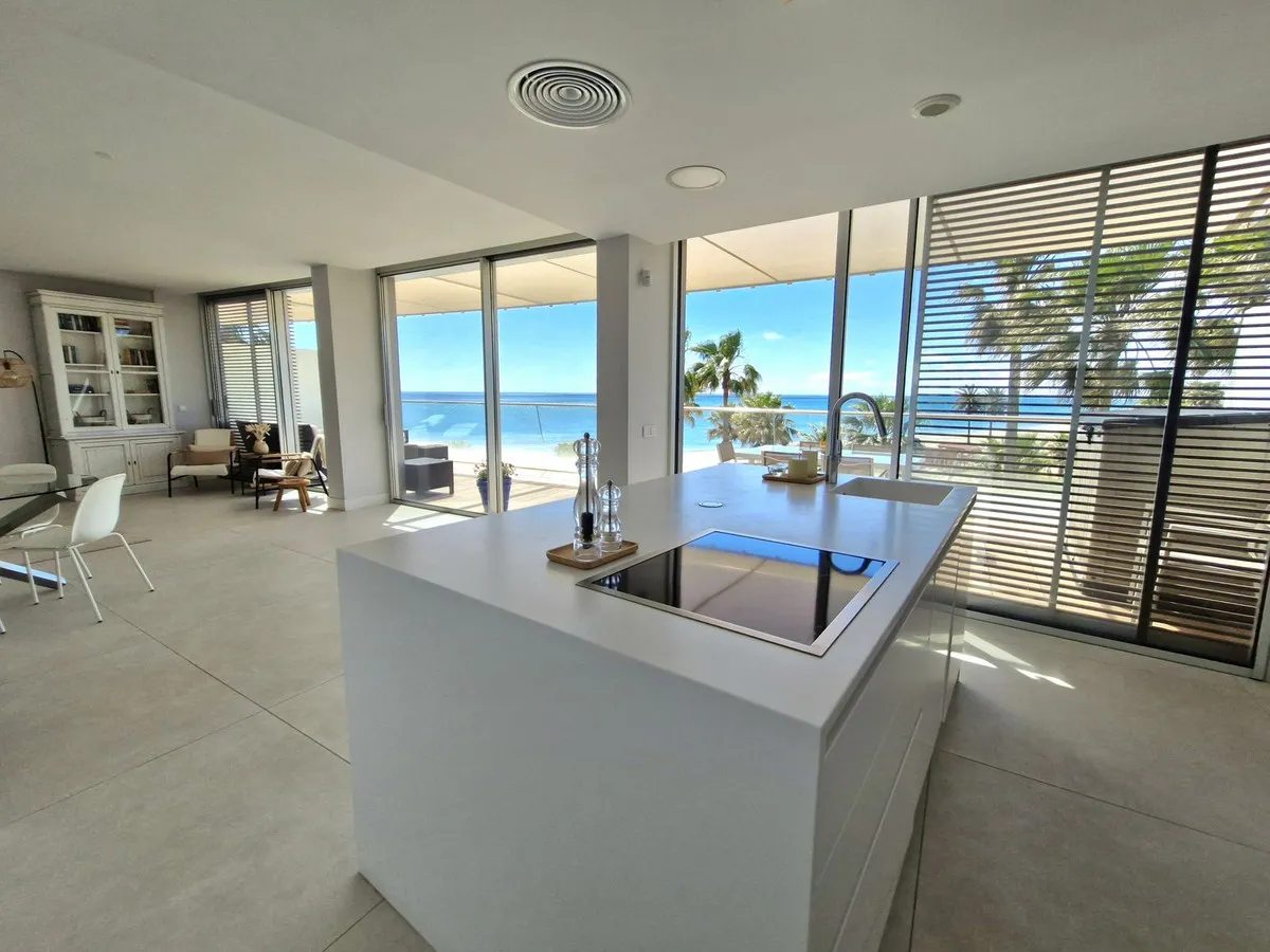 e18510e9-b4a5-4797-95dc-52b1e7189f9d