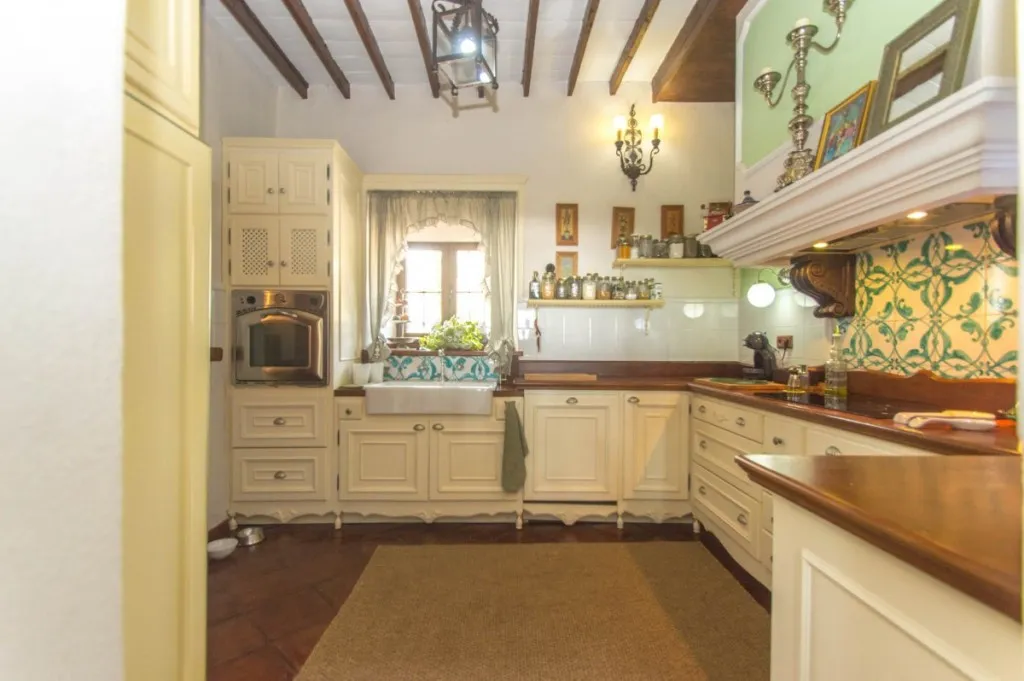 a2c8ba98-28ff-424e-bed3-0a9f559c53ae