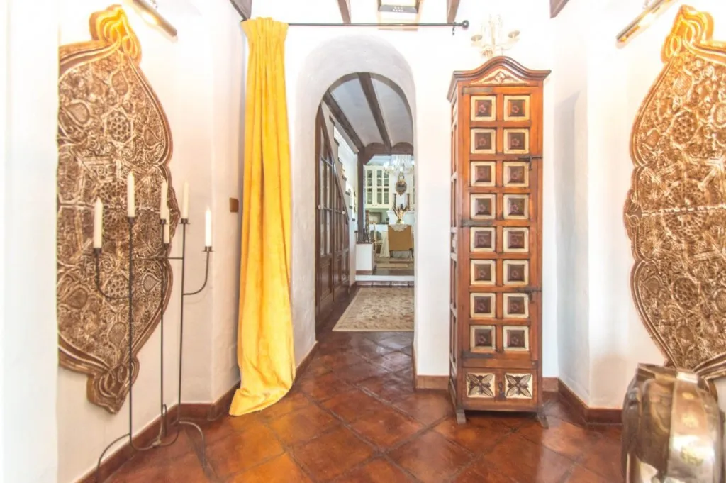 e7f5a25b-7a61-484a-8bc7-fe179a9e171b