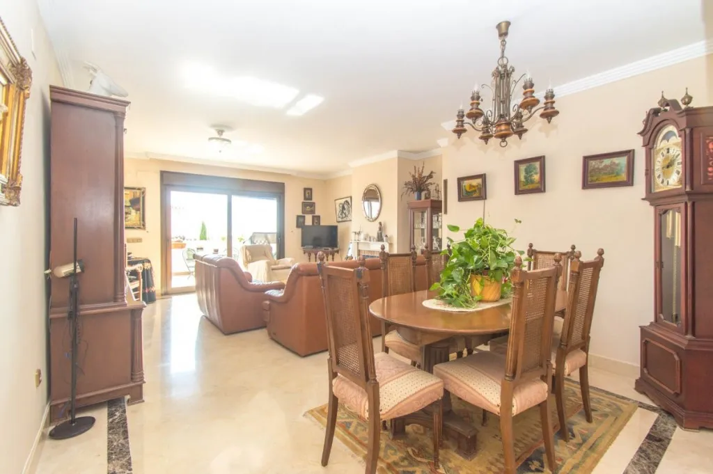 f993af40-d9d2-46bd-b11c-b2c573308fa2