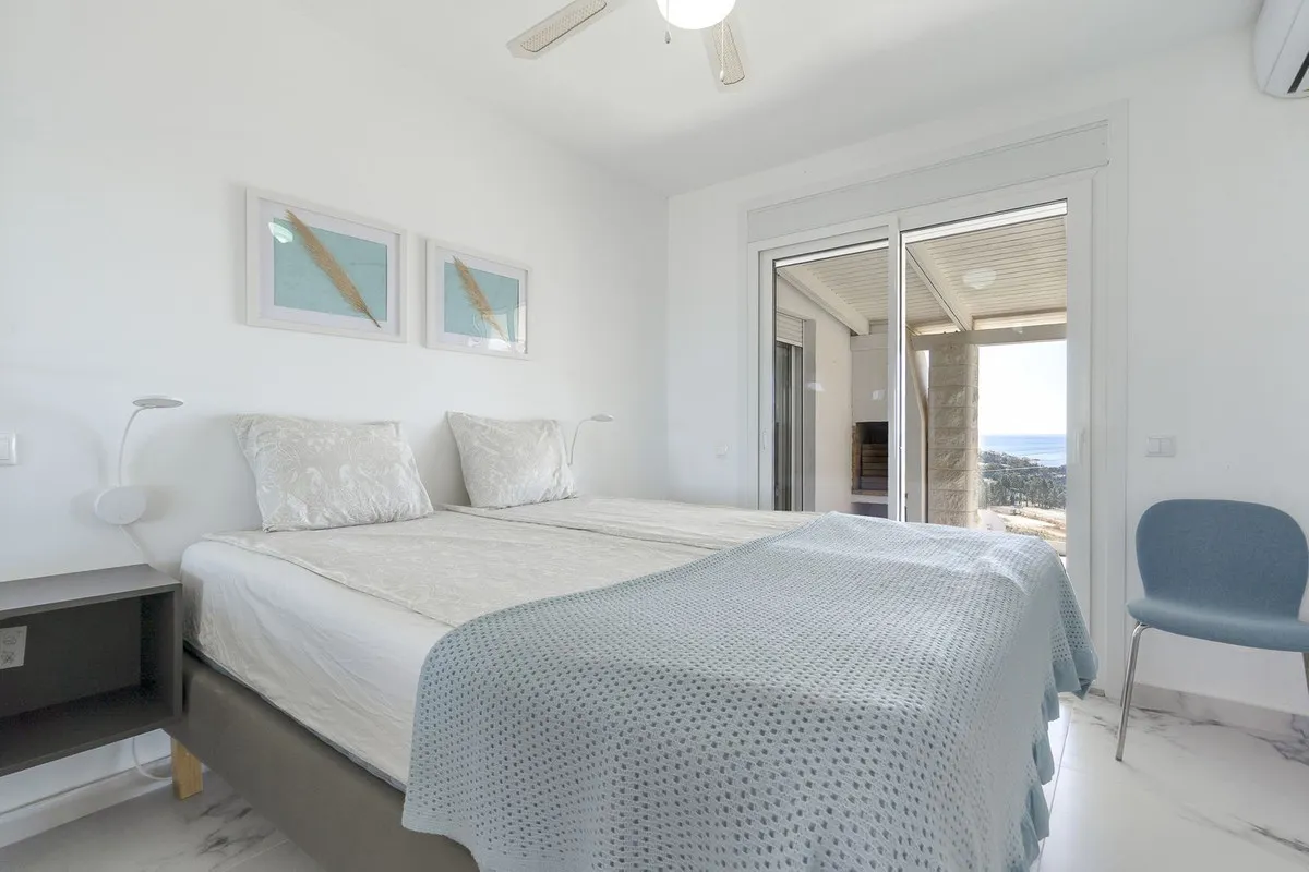 9640cf2e-9a9f-4bf7-b55b-ab086bf1e67a