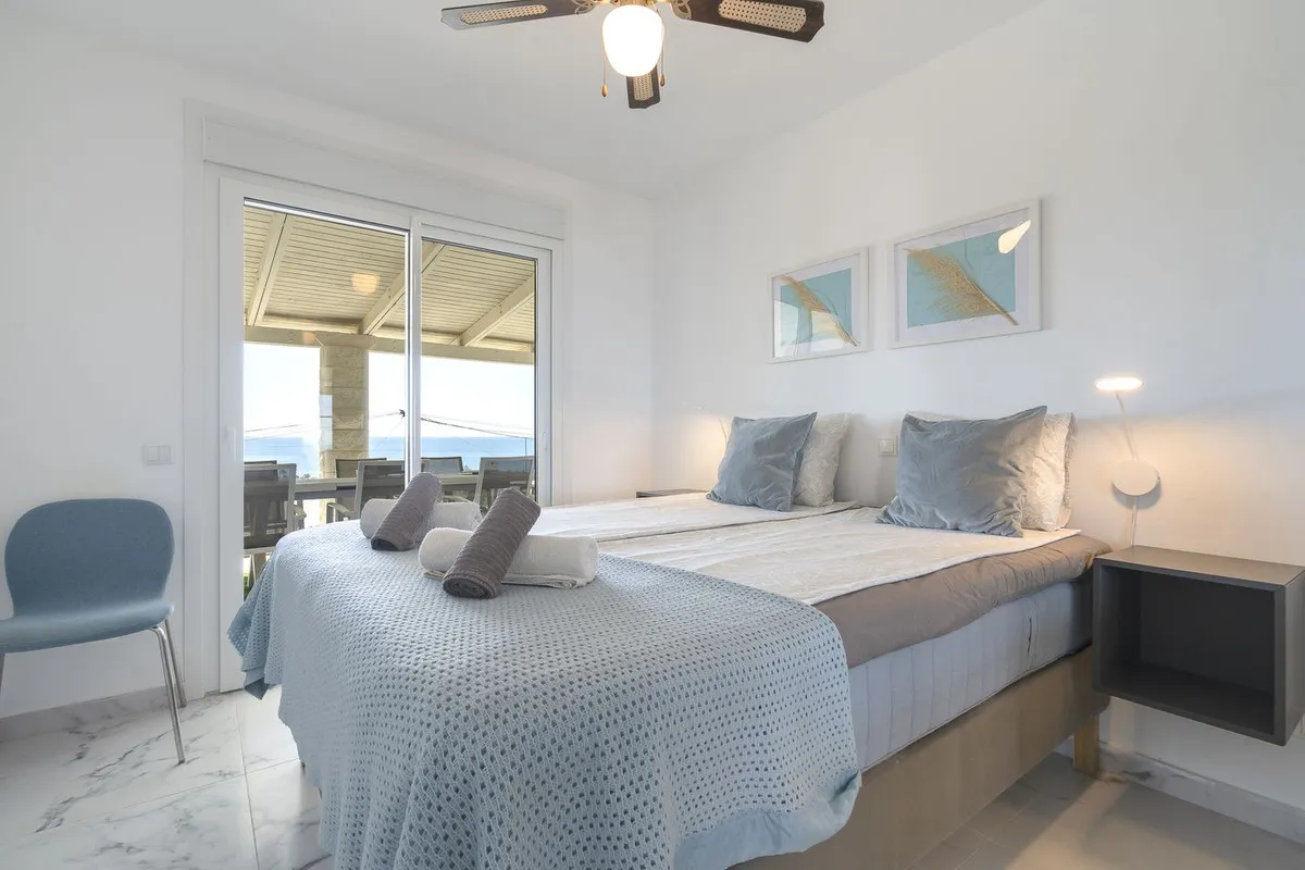 b208a955-e144-4513-9add-10df9b8dd696