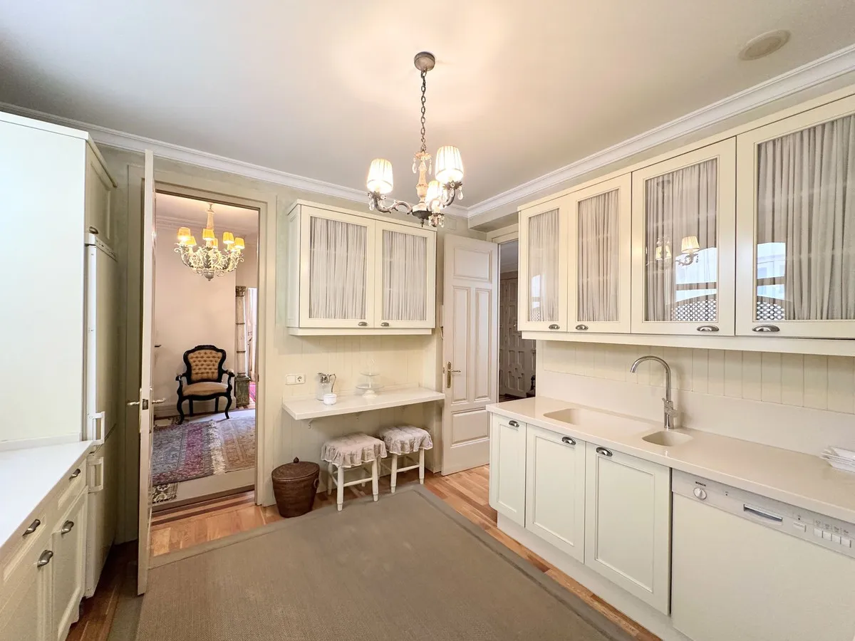 a55a7fe6-8892-4126-809b-b51548307b44