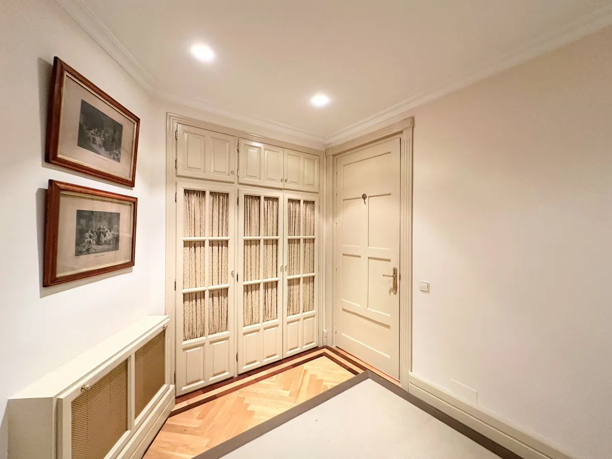 e7b61cb2-54eb-4353-9d5f-5be05282b3a2