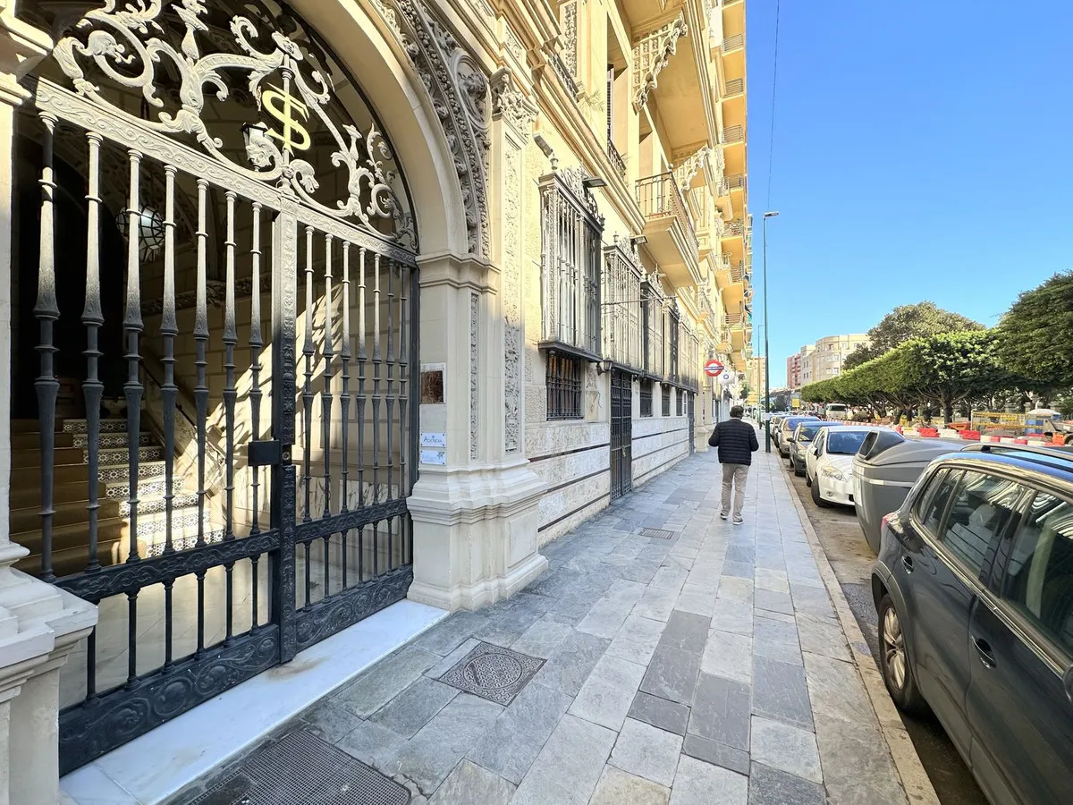 f6884020-37b8-4eef-80ee-ecab33150a62