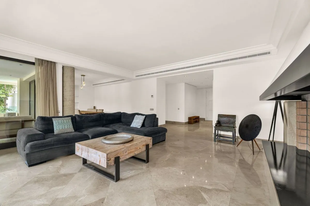 0943cfb4-02c1-42df-a24a-22463a9ee905