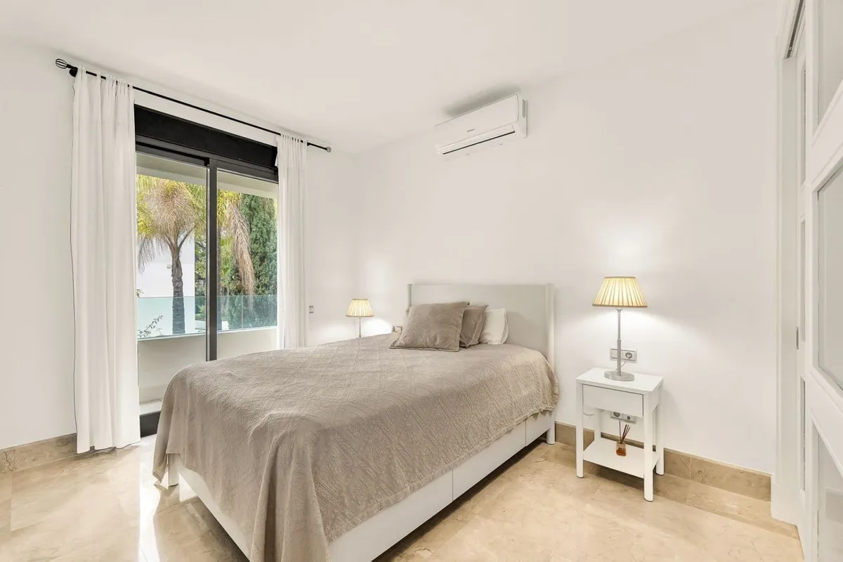 883ea2a2-c90d-4612-a5a6-6d7e00859c8c