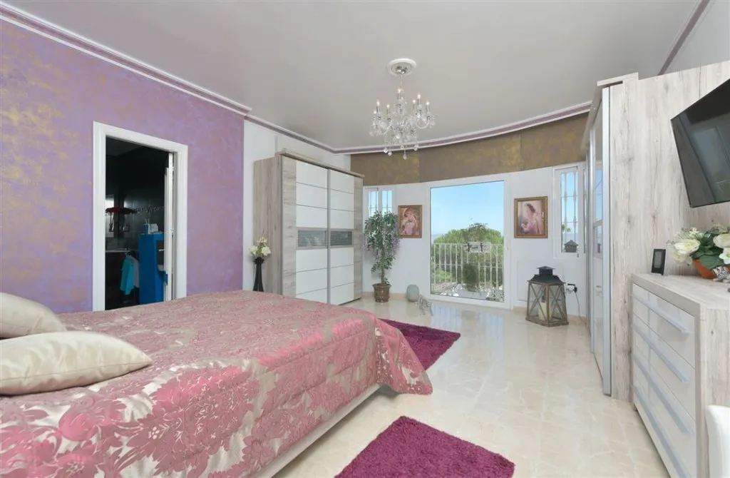 d04f96f4-714d-4215-8744-c1c6b52b3583