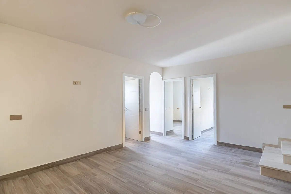 28b581d3-3a6b-4cdc-a2f9-db1219412a6a