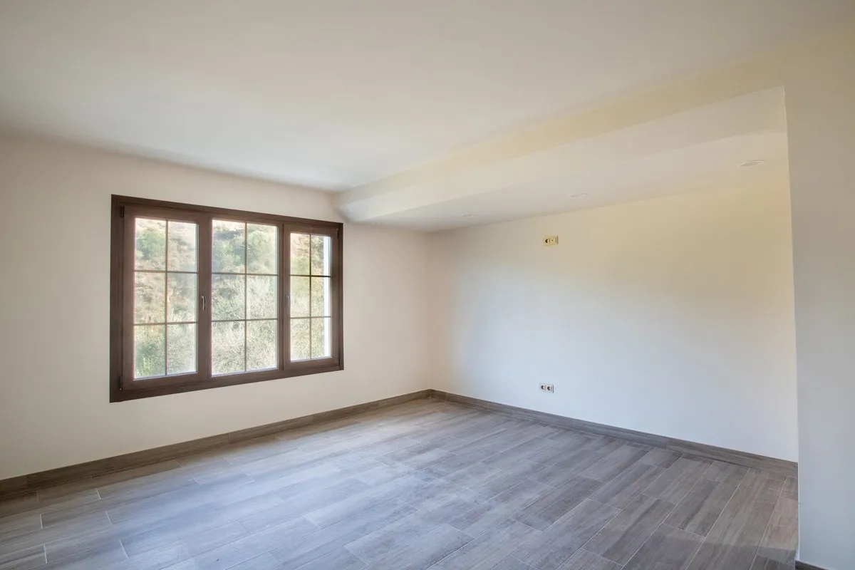 ad4c058c-3213-4e40-8ad3-fb3538ee4911