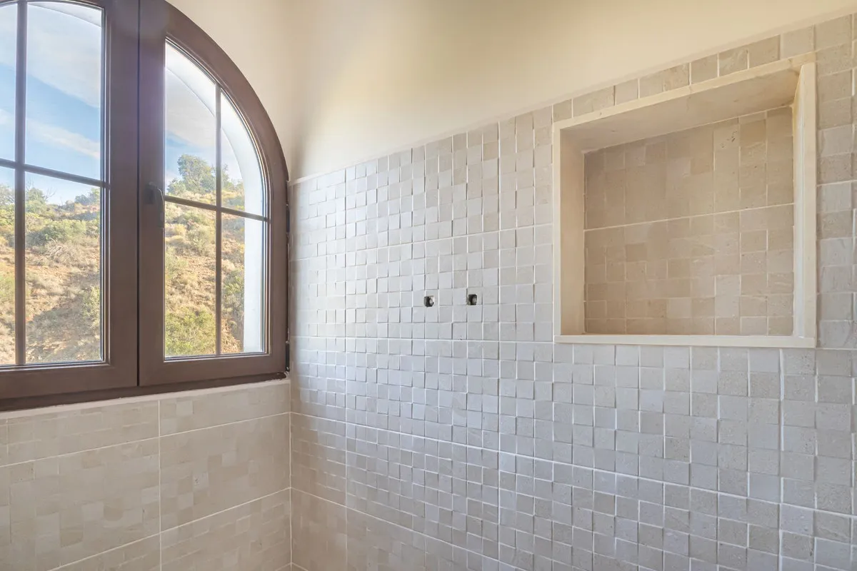 cb3fa58c-7c23-432e-85c7-ac932e510ffb