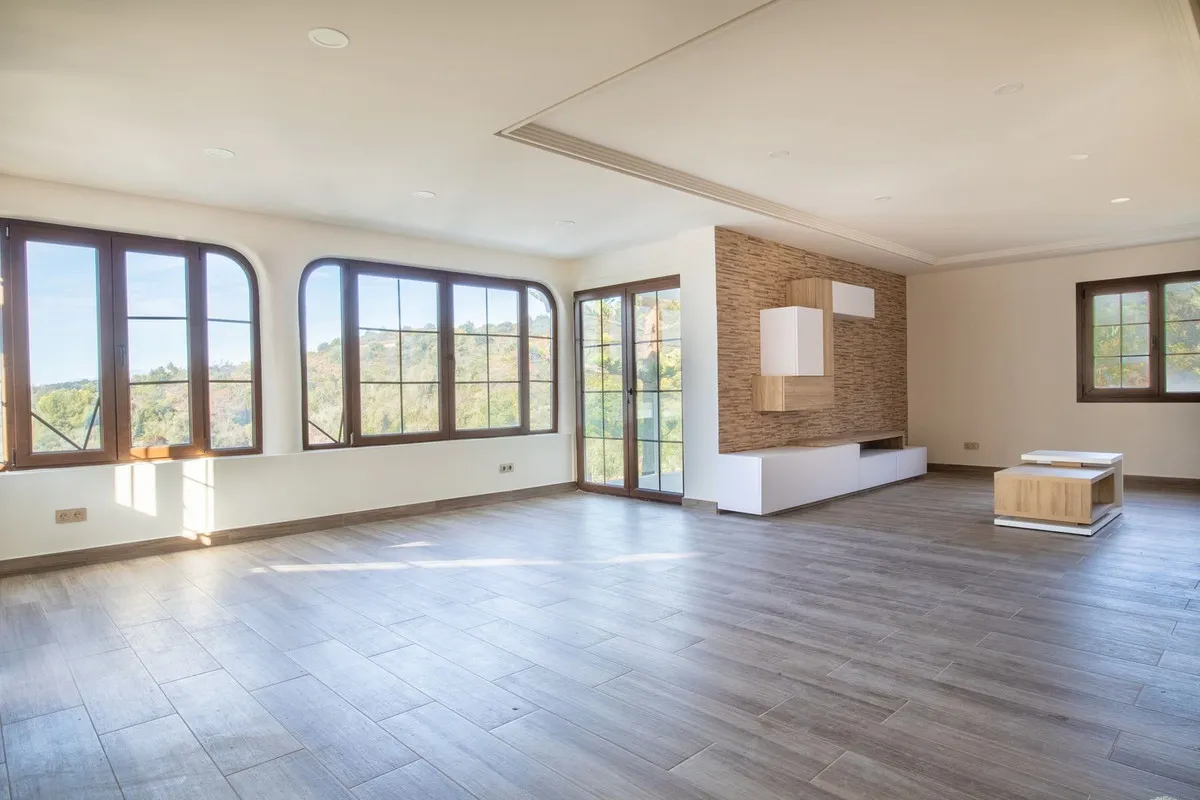 e8f92283-89d4-4c67-94db-5fa3c96a32c3