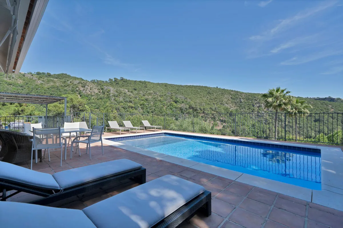 3a13f31c-d7e3-4f8e-8faf-2cd6c062ed04