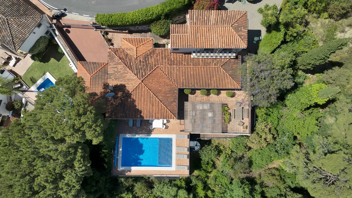 dfd06c9a-bf26-4db4-9e9a-0fe3a7ad4bf0