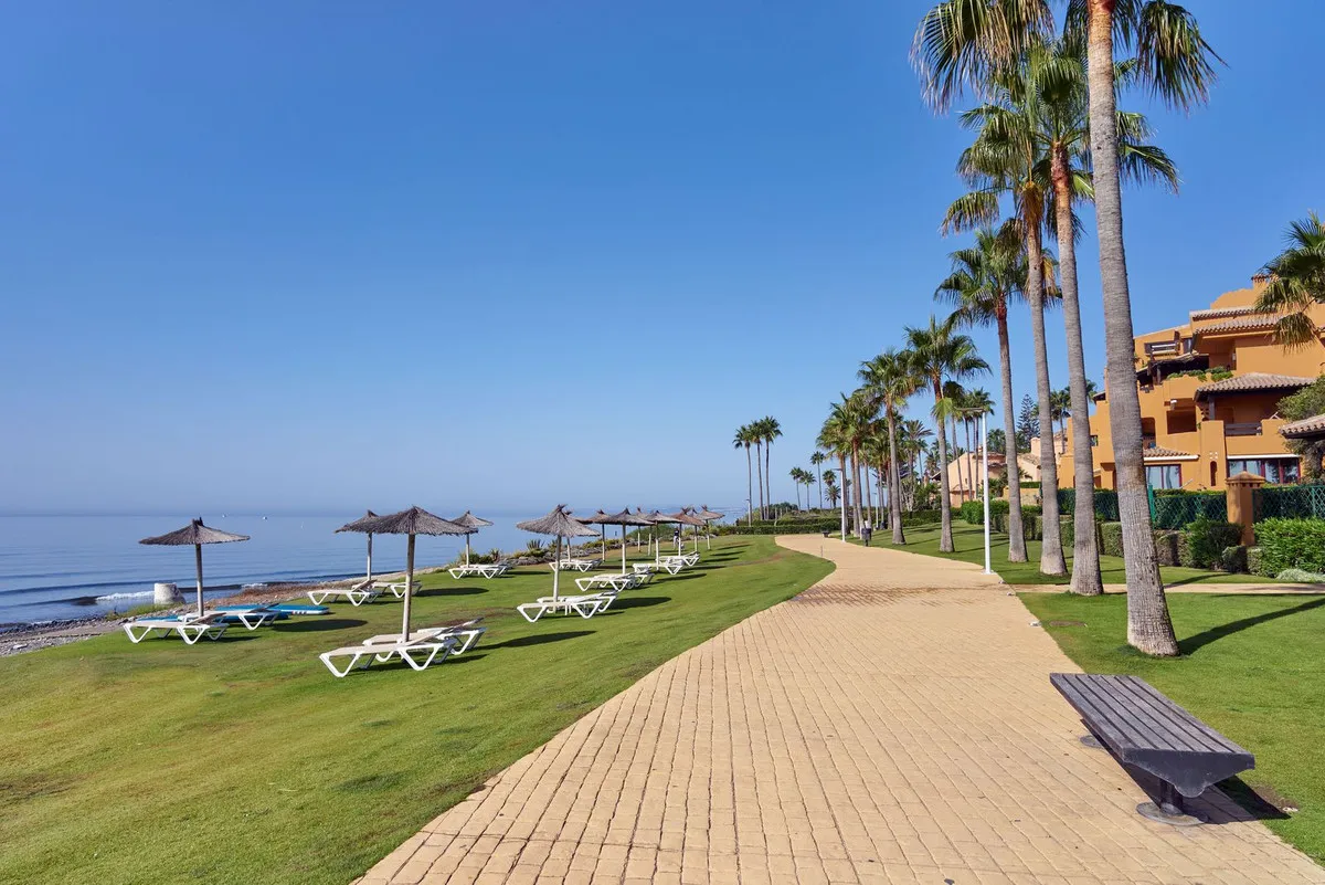 2e5464c0-74aa-4190-b7e9-f7c73ccd46a9