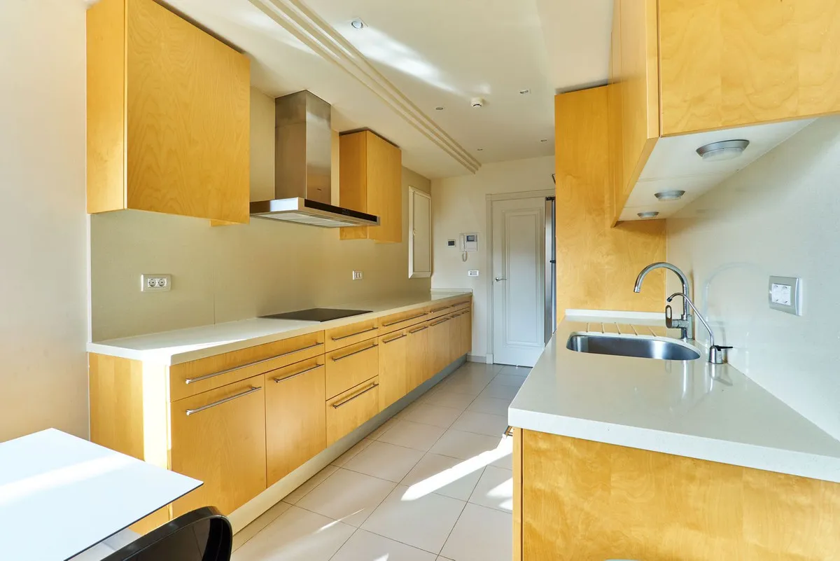 b7fe2773-defc-45e3-9869-b8c566cabc64