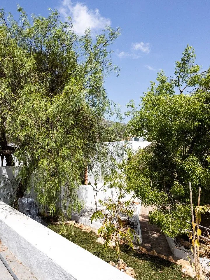 b47ce40c-0684-4e2f-805b-7fdcb073b1aa