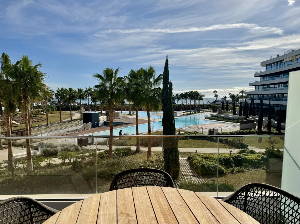 41810475-65e5-42d3-888d-e0bf19a2ac43