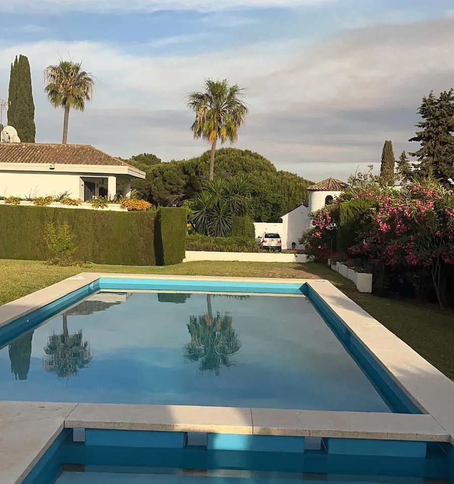 6d74a8e7-fb0c-4f37-baf9-84505a62e0e2